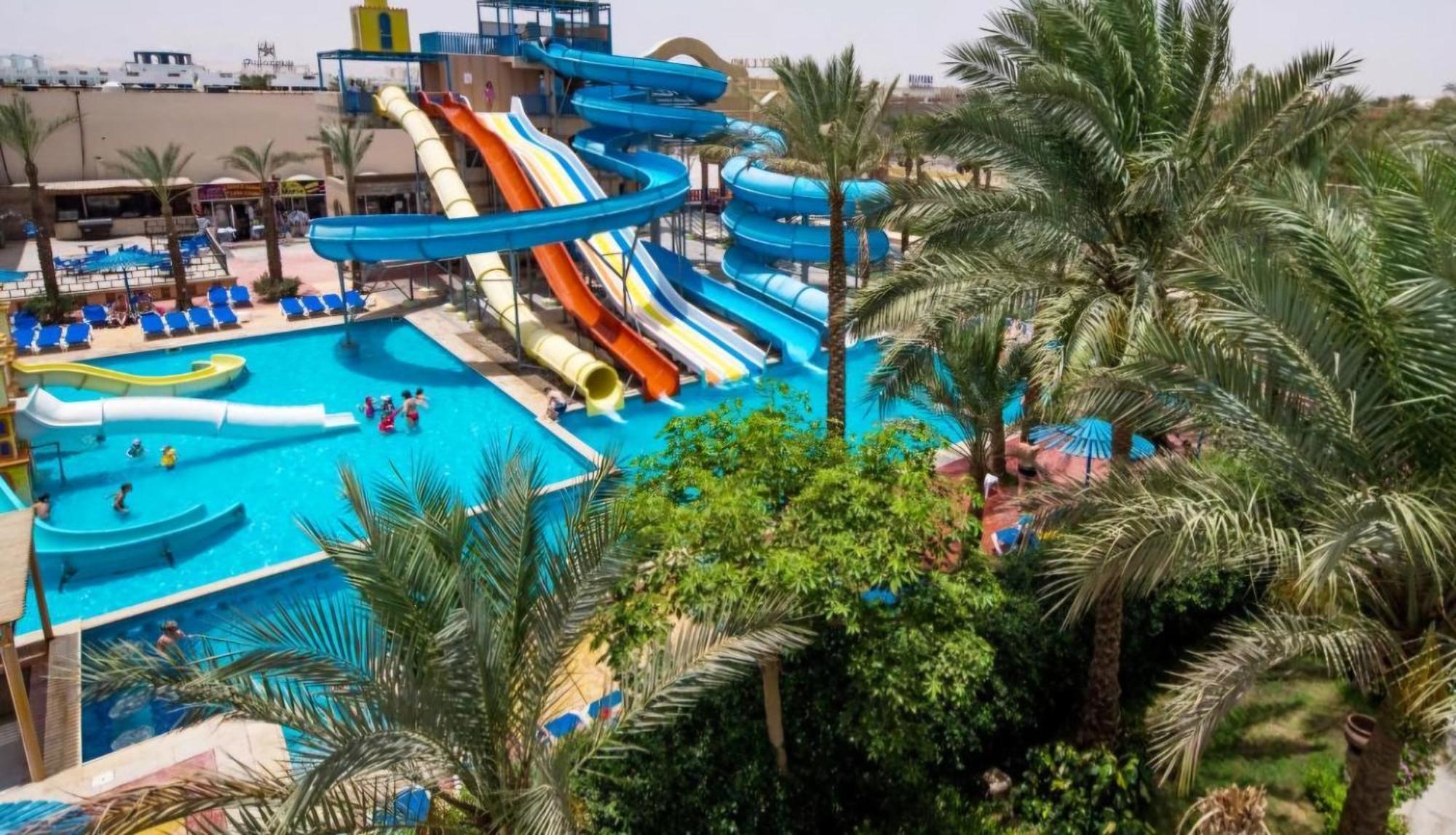 Lilyland & Waterpark Aparthotel